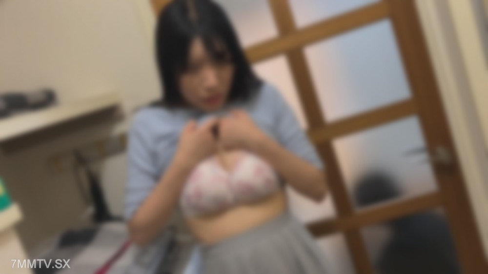 fc2-ppv 4964433 【個撮】大量潮吹き奥さん。旦那を横目にご奉仕。嫌がるそぶりを見せながらも大量放出、部下の腕までびしょびしょに… | FC2コンテンツマーケット